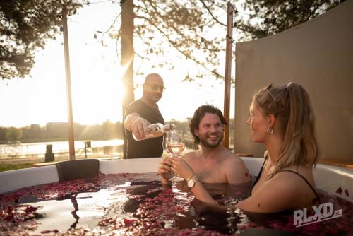 hottub love